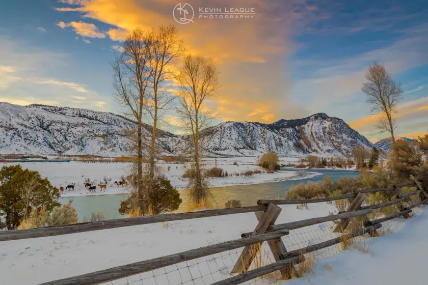 3BR/2BTH on the bank of Yellowstone River - Image 1