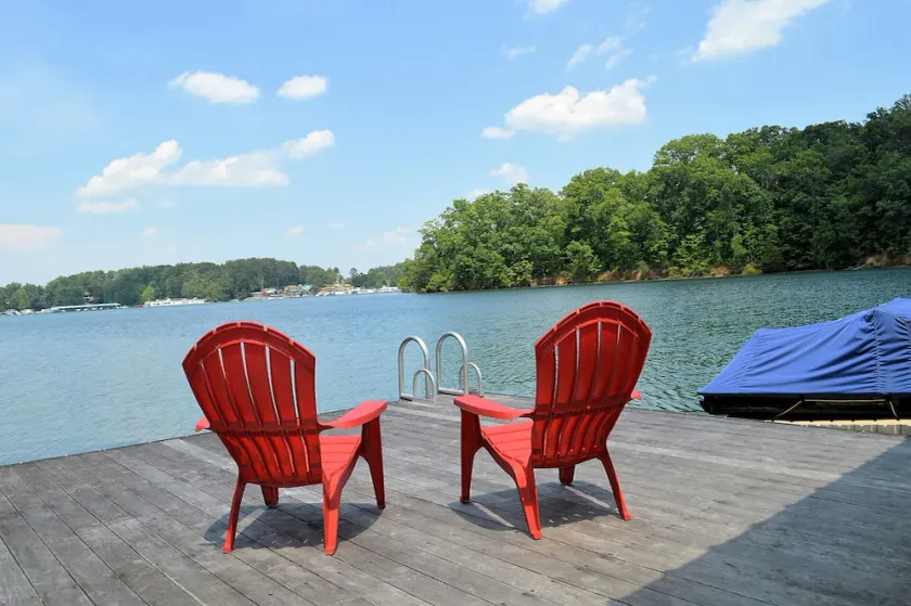 Komfortabelt designet Lake Keowee Waterfront, minutter til Clemson-i Seneca - Image 1
