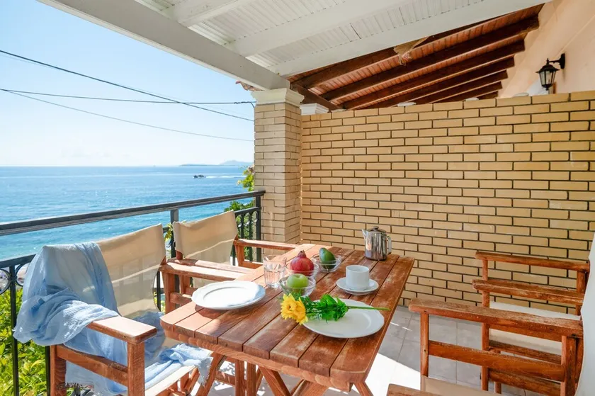 Chrissa Kaminaki: Amazing apartment with 2 bedrooms located right on the beach of Kaminaki - Image 1