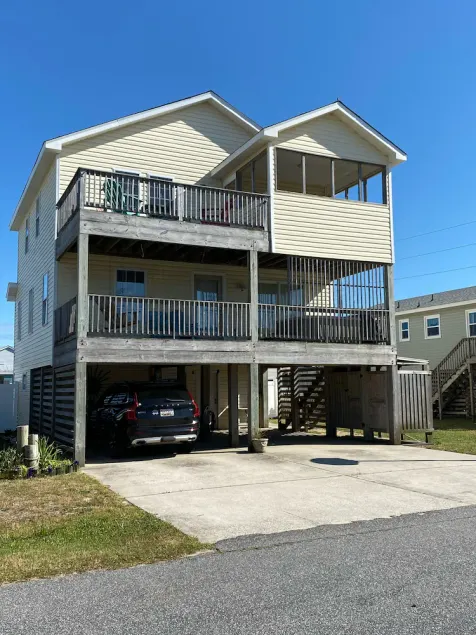 OBX- Family home- short walk to the beach & nearby pier & restaurants. - Image 1
