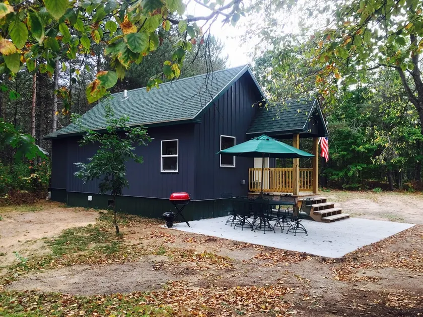 \"Camp Garno\" ist neu gebaute Hütte im Wald! Genießen Sie Trails / Jagen / Entspannen! - Image 1