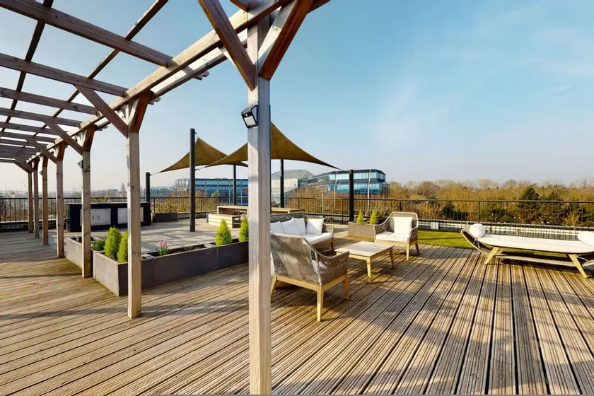Luxury Apartment - Town Centre North Stevenage - Image 1