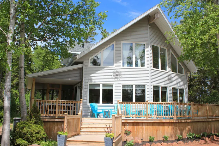 4-bedroom house in Stanhope - walk to the beach! - Image 1