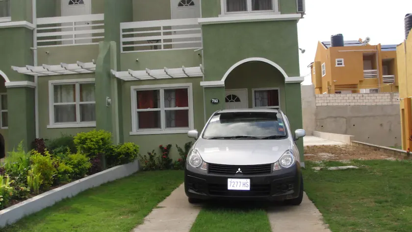 New 2 Bedrooms - 2 1/2 bathroom Townhouse - Image 1
