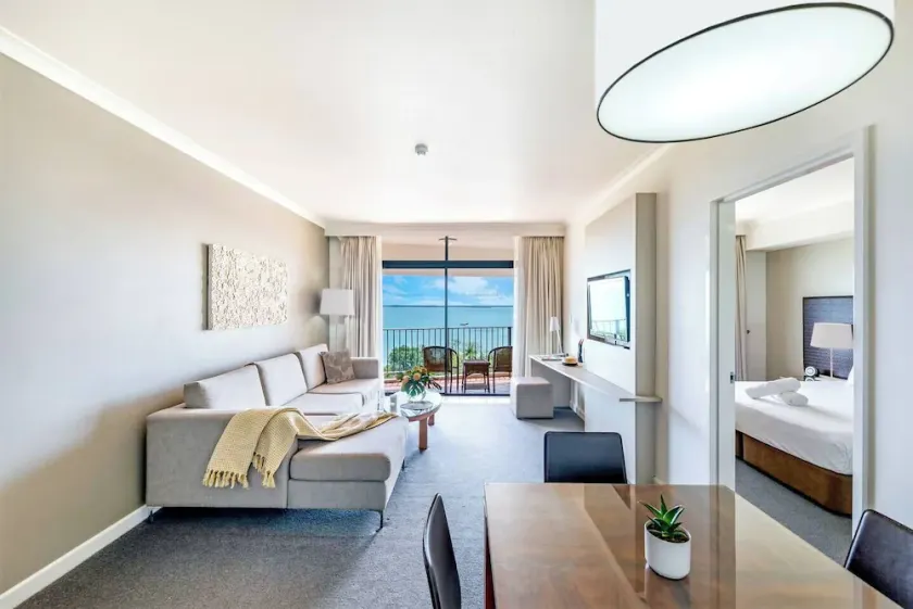 Harbourfront Magic in Two Separate Seaview Apartments - Image 1