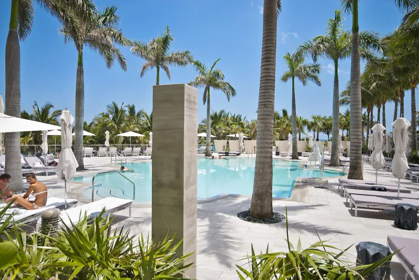 5 Étoiles ★★★★★ St Regis Ocean Front Suite 1478 Sq Ft vivant plus 2 grands balcons - Image 1