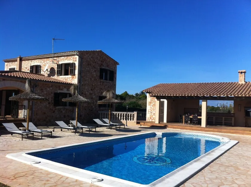 Wonderful finca with a large pool and barbecue kitchen near Es Trenc! - Image 1