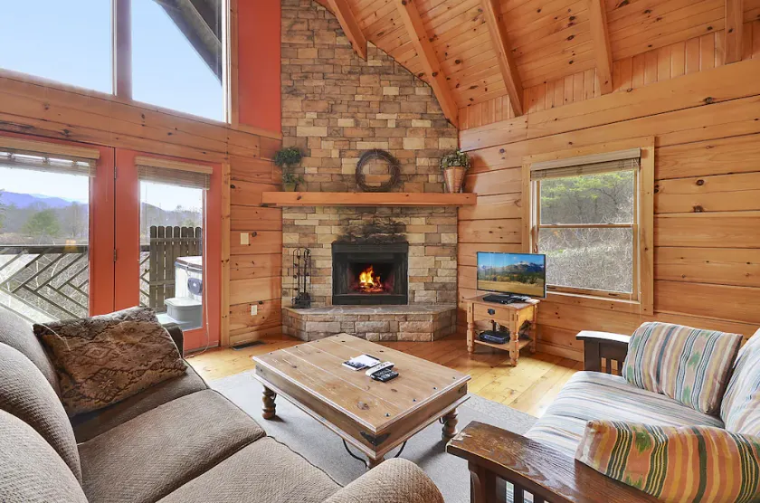 Bliss- Beautiful Mountain Views, Pool Table, Hot Tub, Free attraction tickets daily - Image 1