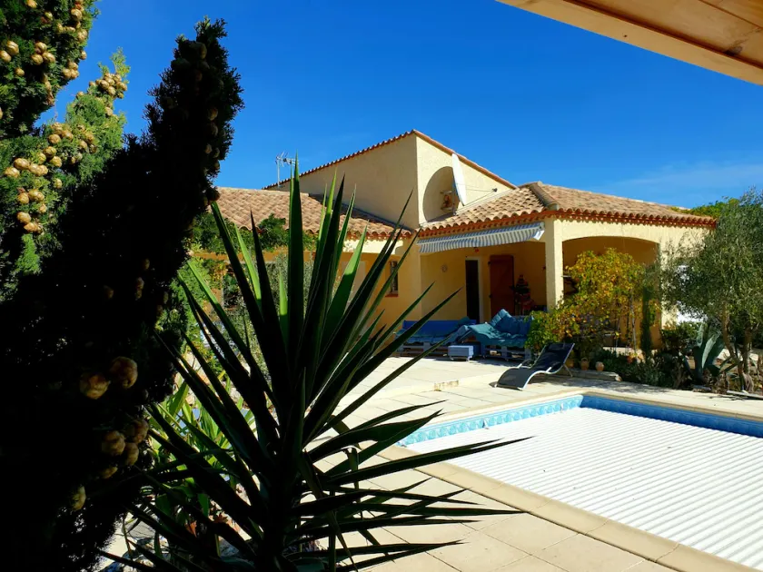 Villa con piscina privata a Corbieres - Image 1