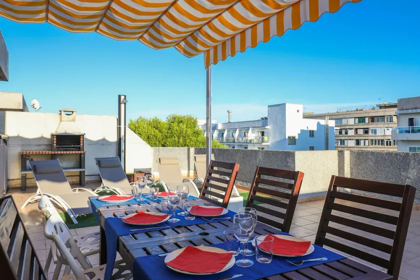 SalouBlues - NOUVEAU, 250 plage, terrasse de la piscine bq - Image 1