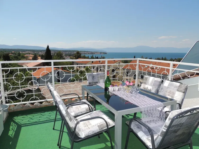 Appartamento di una stanza con piscina Malinska, Veglia - Krk (A-20370-a) - Image 1