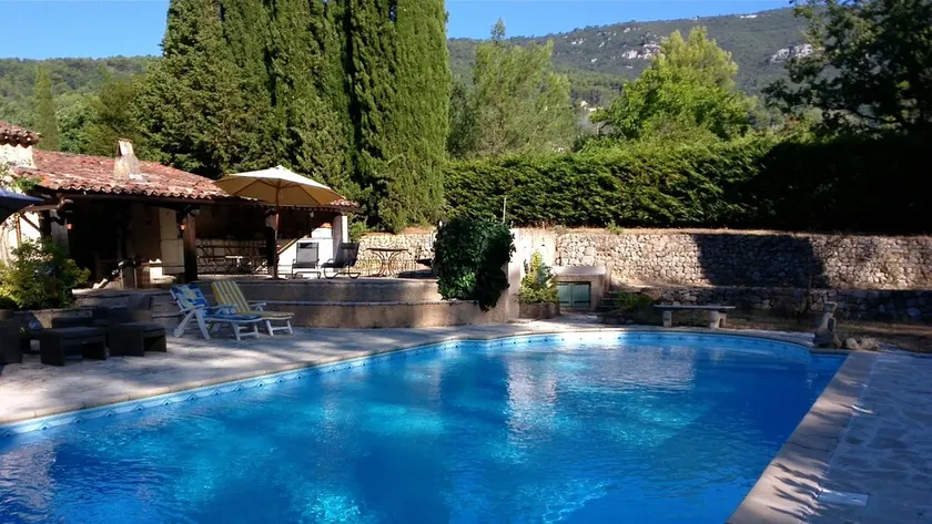 280 M² property, 5 bedrooms, sleeps 12, air-conditioned, 7000 M2 of flat land - Image 1