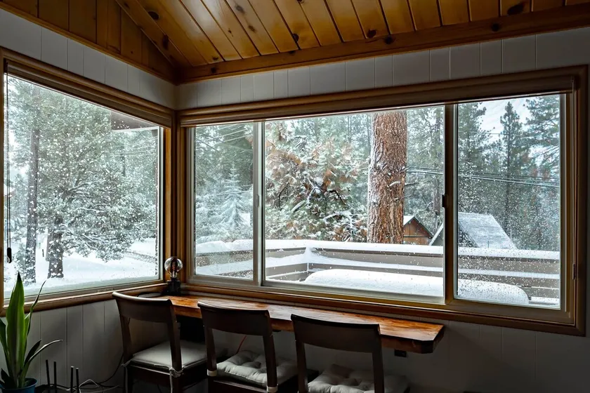 *NEW* Sheephorn Getaway - Cozy cabin 3 min to slopes + jacuzzi + fireplace - Image 1