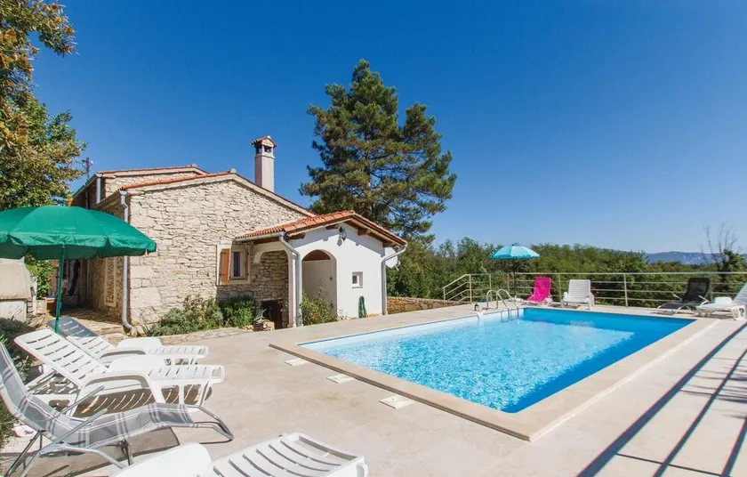 Amazing home in Martinjski - Image 1