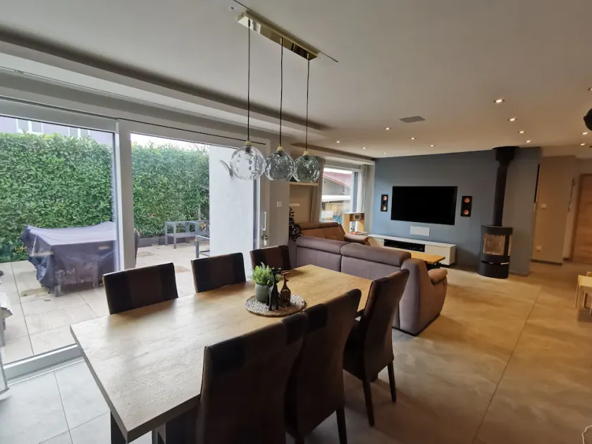 Maison Moderne et Design en Plein Centre Alsace - Image 1