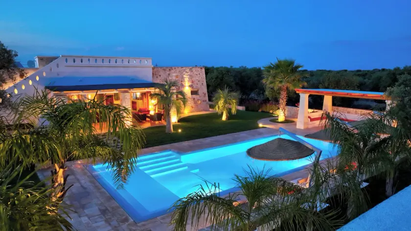 Trullo with salt pool, sea view, BC. WiFi, 4 km from the sea, 4 km from Ostuni - Image 1