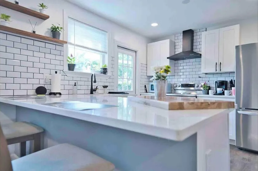 Sweet Beach Home Retreat w/Private Rustic Beach Suite!! - Image 1
