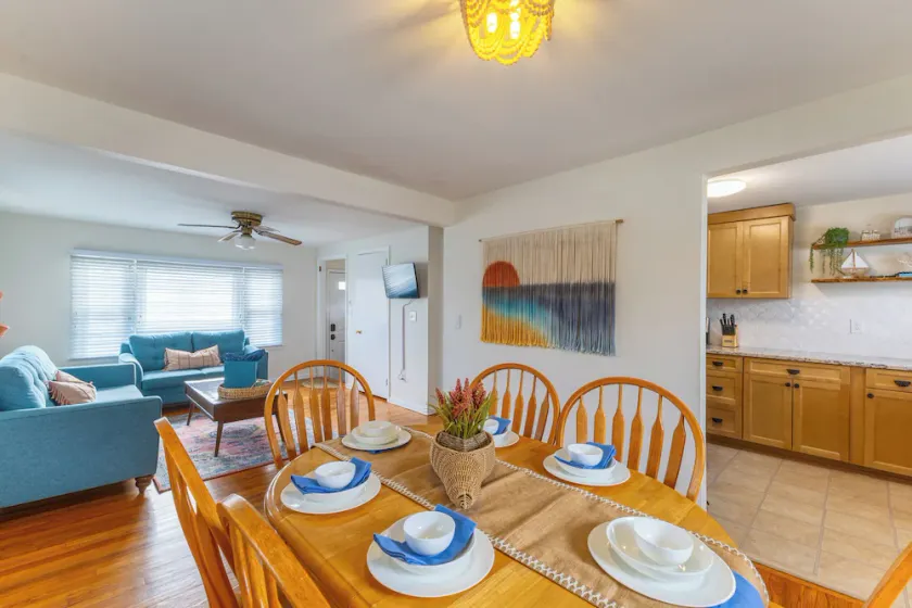 ~ Home away from home, including Beach Badges to Jenkinson's Beach! ~ - Image 1