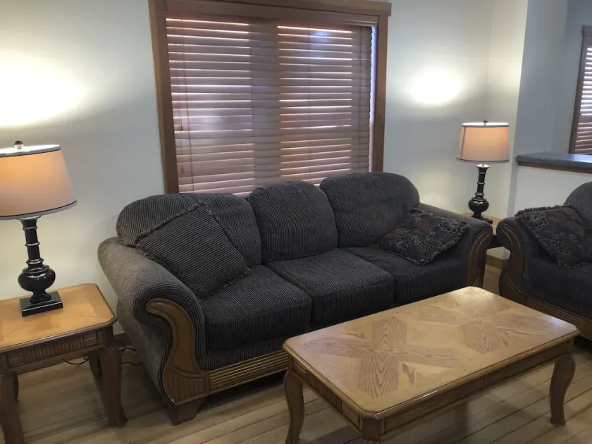 Lovely 3BR Close to Downtown - Image 1