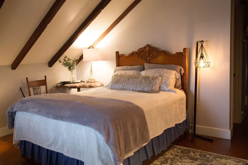 Guest House on a beautiful farm near Shady Maple - Image 1