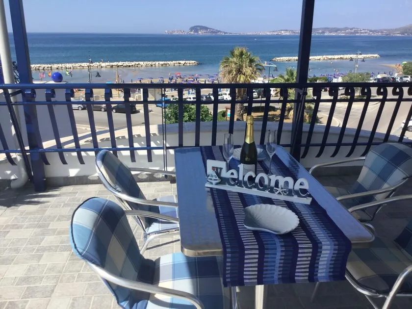 PANORAMIC APPARTEMENT AT THE BEACH - Image 1