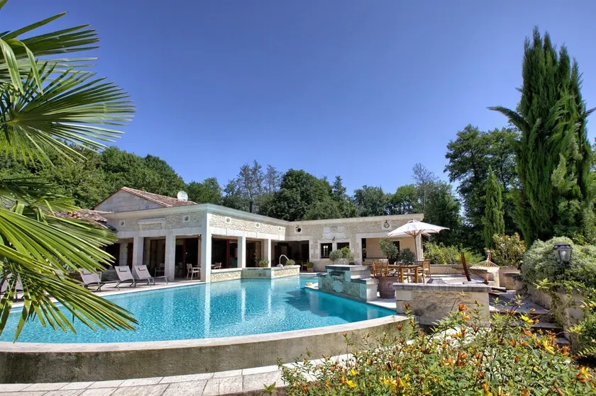 Charmerende hus Bordeaux med tennis swimmingpool spa hammam sauna fitnessrum - Image 1