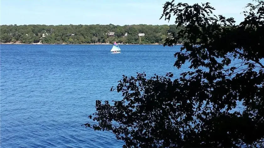new listing Waterview 3BR / 2BTH maison à East Falmouth avec vue sur le lac et accès - Image 1
