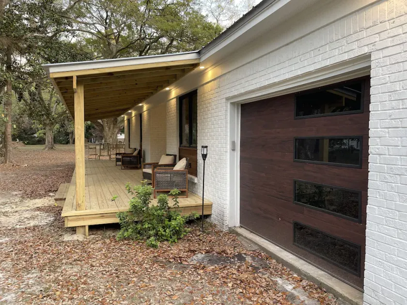 (Sleeps 7) 3 bedroom/2 bath BRING YOUR BOAT/WAVERUNNERS-Lots of Parking Space - Image 1