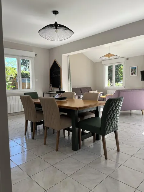 Peaceful accommodation in a private garden for 2-4 people, with private enclosed parking. - Image 1