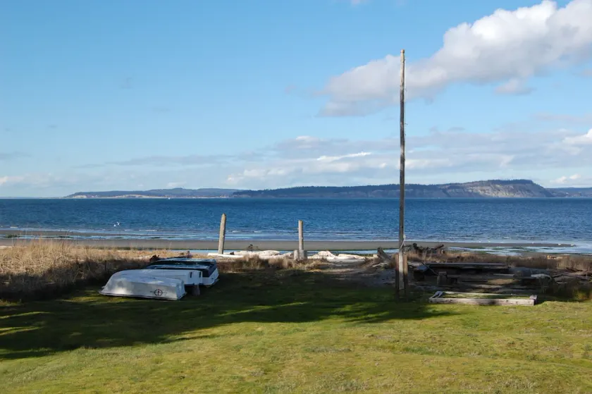 Rare Find - Waterfront Beal Beach House-Private Beach/Majestic View - Image 1