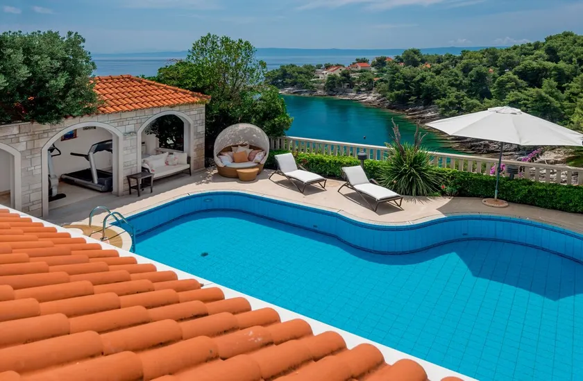 Luxury 6-Bedroom Villa Near the Sea with One of Brač’s Largest Private Pools - Image 1