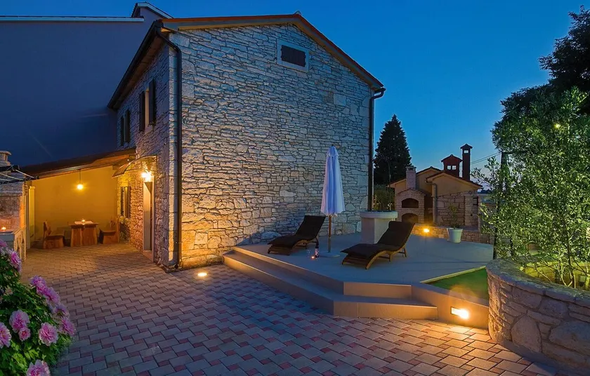 Two-Bedroom Holiday Home With A Fireplace In Barban - Image 1