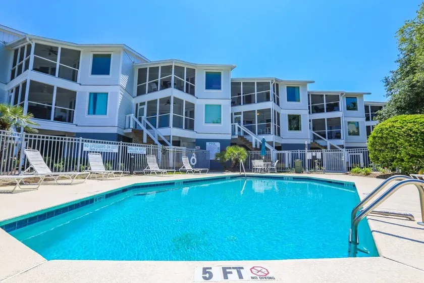 Majestic Views of IOP Marina, Morgan Creek and Our Community Pool & Sundeck!  10 Min Walk to Beach! - Image 1