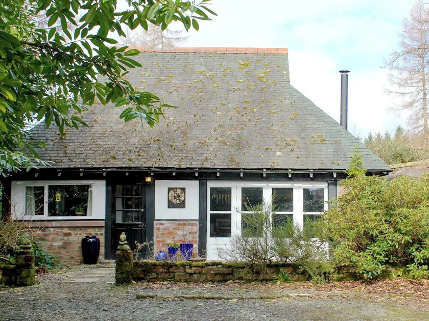 Alojamiento de 2 habitaciones en Shandon, near Loch Lomond - Image 1