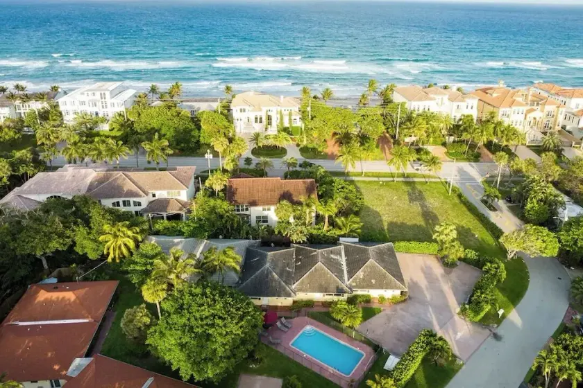 Luxury villa at beach with private patio/pool - Image 1