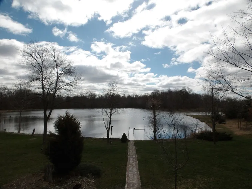 Kitchen, 2 Bedroom,  Bath & Laundry, Private entrance, Lake, Wildlife, Quite - Image 1