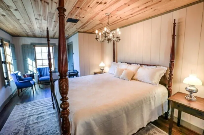 Bed & Breakfast in a 1795 Log Cabin on working farm, Eliza Trent Swoope Suite  - Image 1