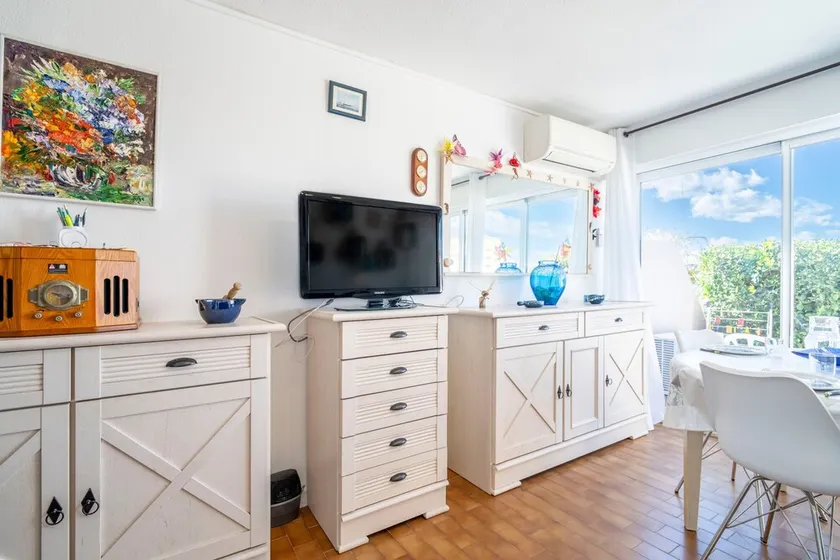 Appartement 'Résidence La Croisette' avec vue sur mer et terrasse privée - Image 1