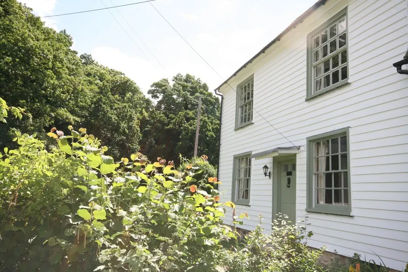 Period Farm House 4 poster beds, cinema, wood fires, slipper bath, AGA - Image 1