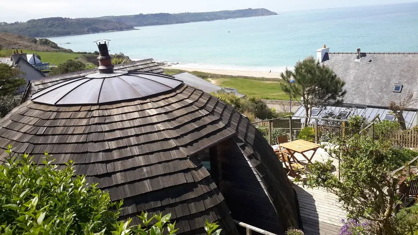 Original round wood house T3 sea view - Image 1