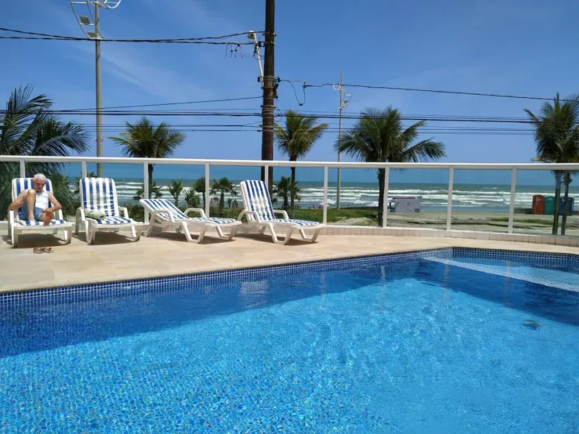 APART. Beachfront property with BBQ/pool/Wi-Fi - Image 1