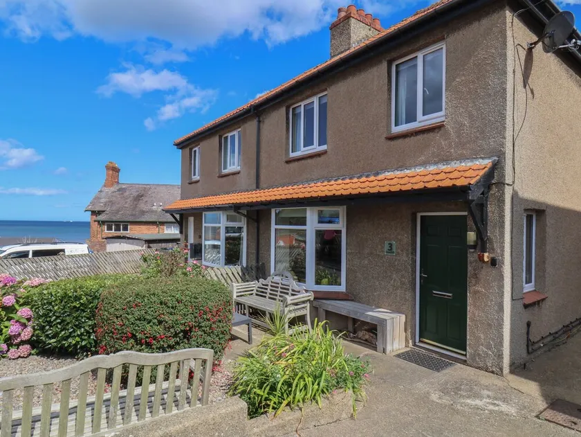 SEACLIFF COTTAGE, husdjursvänligt, med öppen spis i Whitby, Ref 1015836 - Image 1