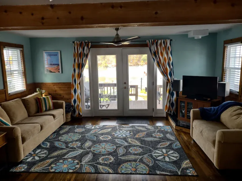 Waterfront home for 3! 2 decks, 2 kayaks,hottub, dock, grill, firepit, wifi, a/c - Image 1
