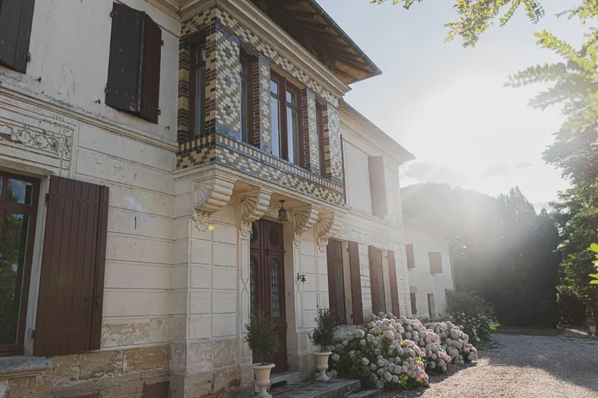 Wonderful family house near the river - Image 1