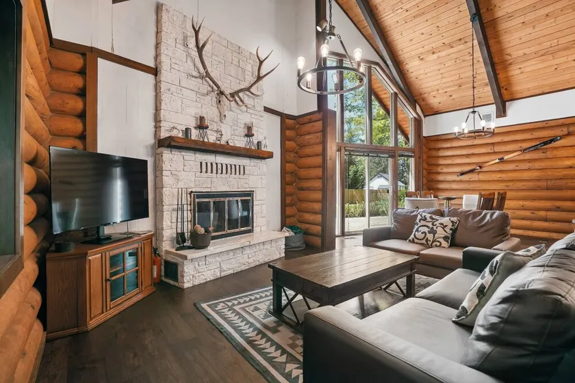 Awesome Log Cabin and Guest Home on Two Acres, Pet Friendly, Hot Tub, Patio,15 Miles to Mt. Hood - Image 1