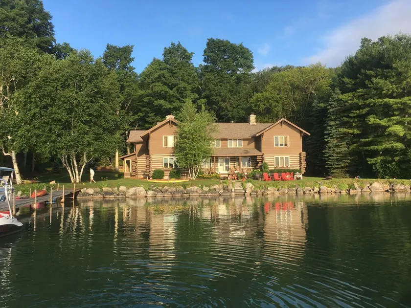 The Shadow Trails Inn- 'The Lodge' on Walloon Lake - Image 1