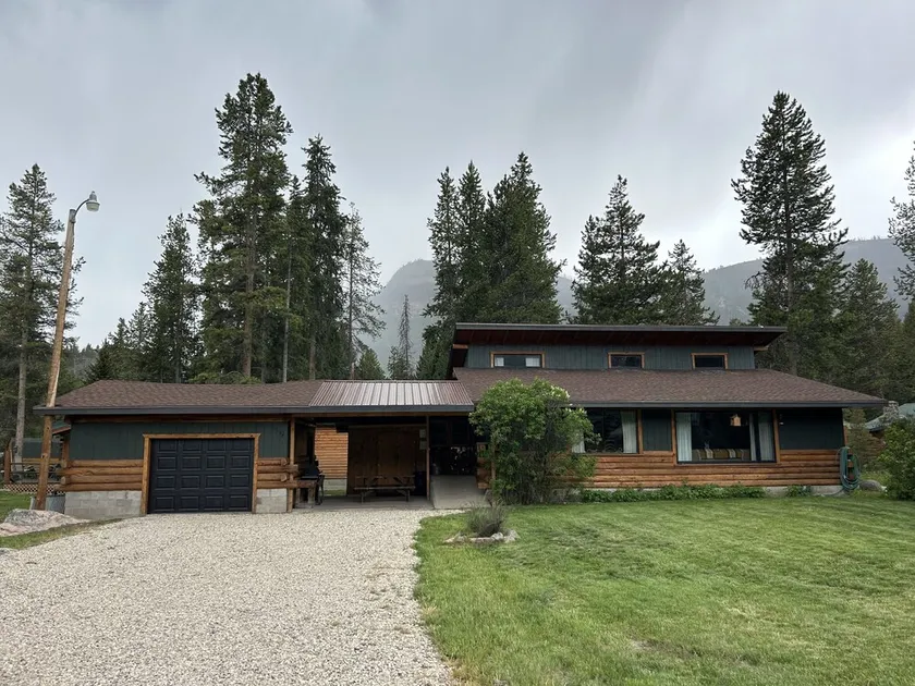 Near Yellowstone, this Cabin will throw you back in time! - Image 1