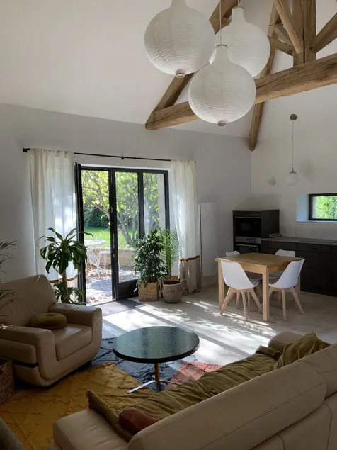 In the heart of wine-growing Anjou, renovated gîte on a 10-hectare estate - Image 1