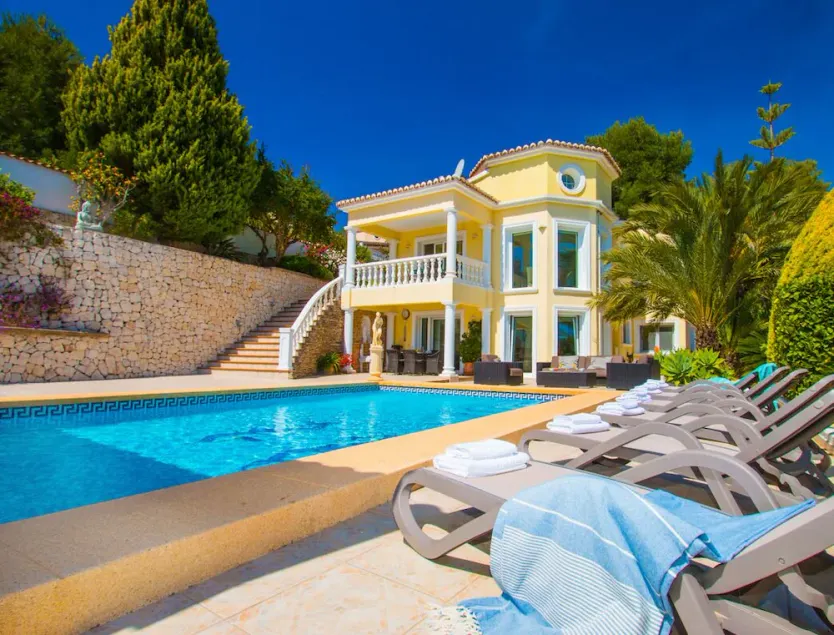 Villa de luxe avec piscine 10 x 5 m - Image 1