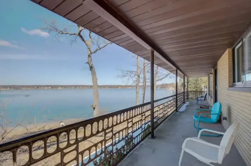 Mid-Century Modern Lake House on Wolf Lake! - Image 1
